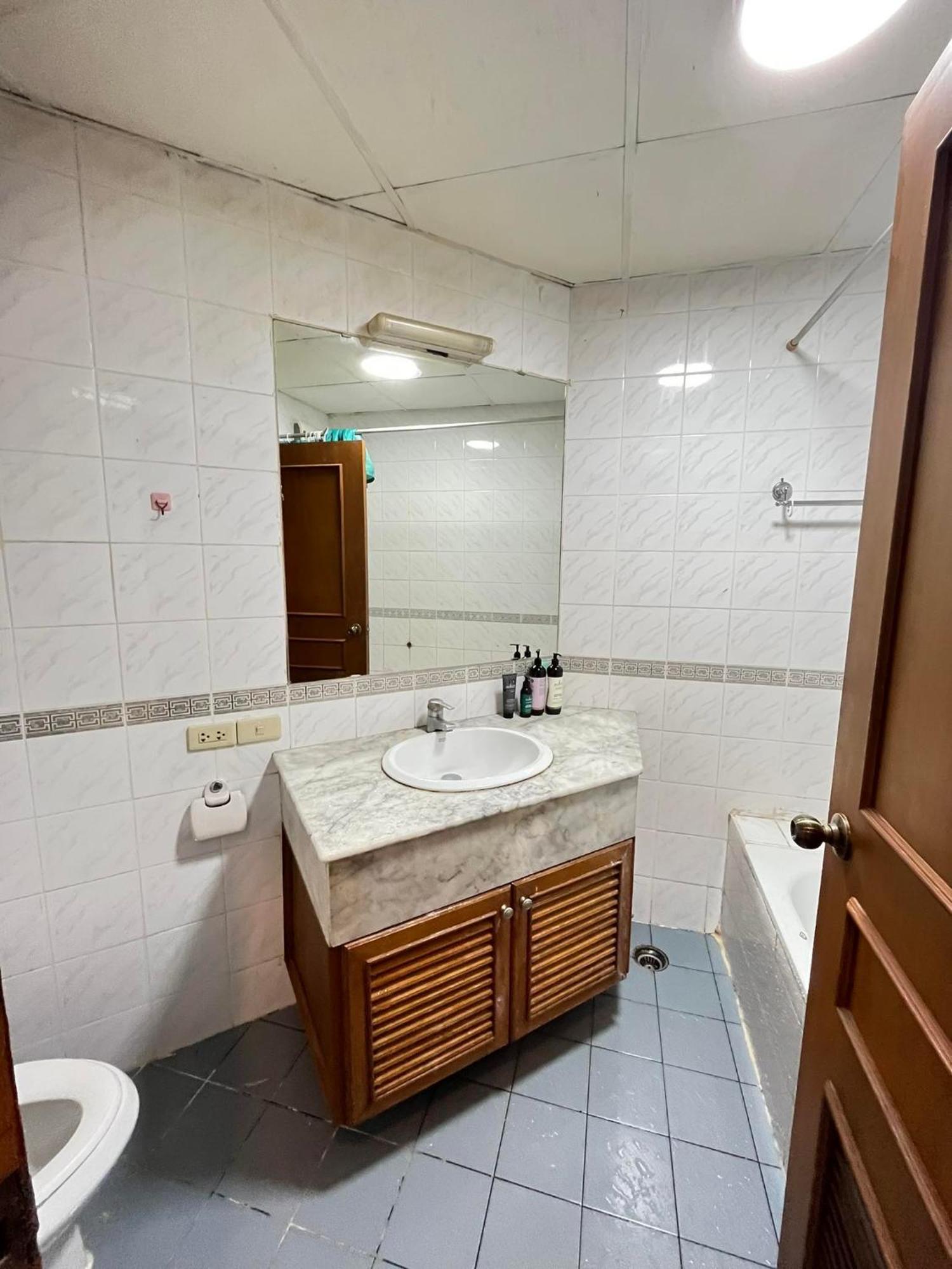 Grand Diamond Condo Suites Bangkok Dış mekan fotoğraf